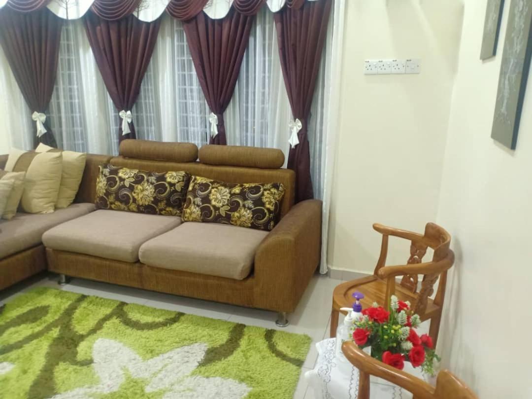 Kh Homestay Comfy N Calm Сері-Манджунґ Екстер'єр фото