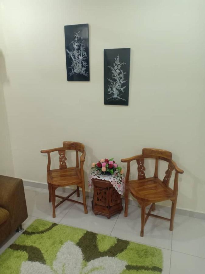 Kh Homestay Comfy N Calm Сері-Манджунґ Екстер'єр фото