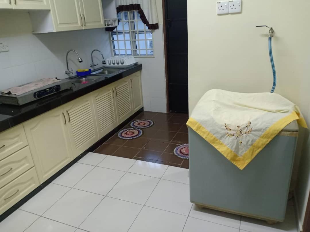 Kh Homestay Comfy N Calm Сері-Манджунґ Екстер'єр фото