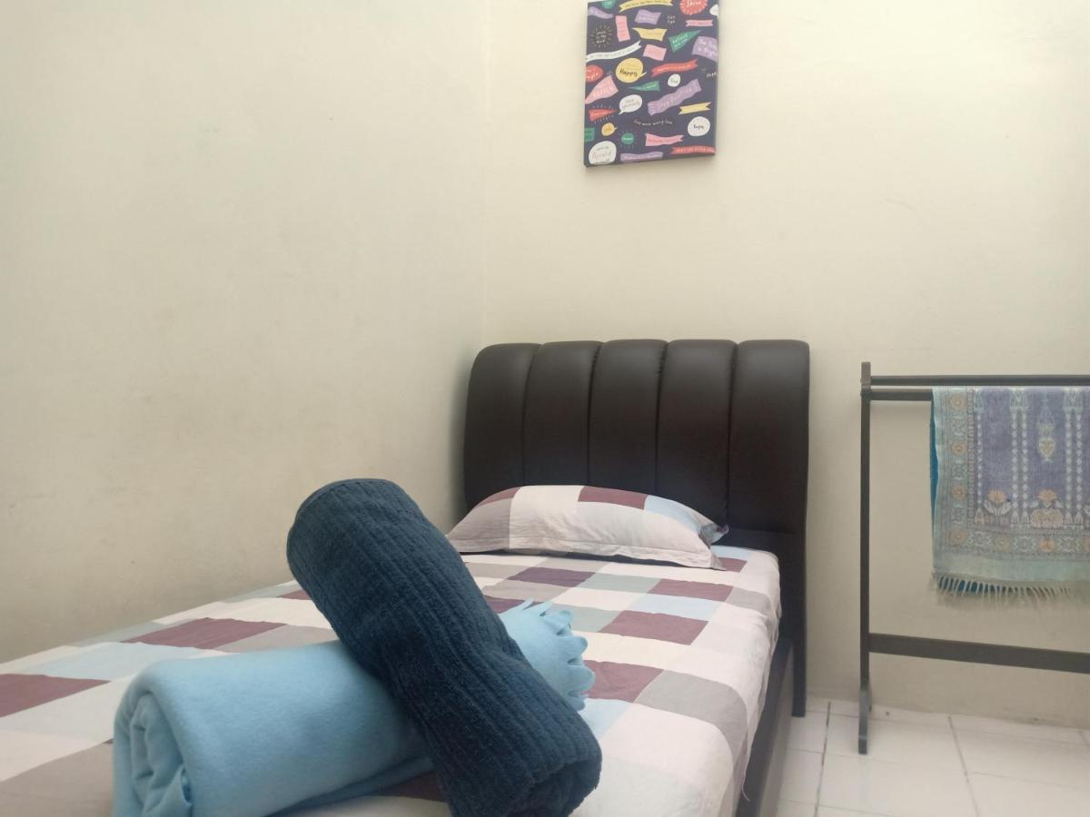 Kh Homestay Comfy N Calm Сері-Манджунґ Екстер'єр фото